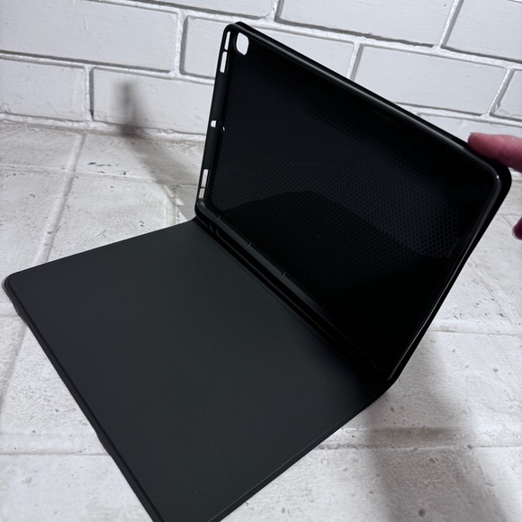 iPad case, Gothic rose sugar skulls, red, black and green - Picture 8 of 8